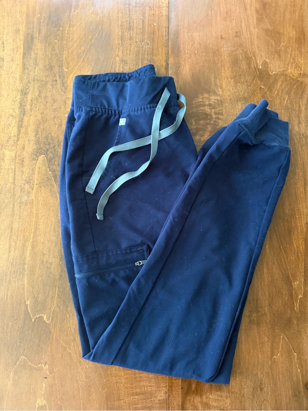 FIGS SCRUBS TALL/LONG X-SMALL Woman’s  Navy Jogger Pants with grey Drawstring